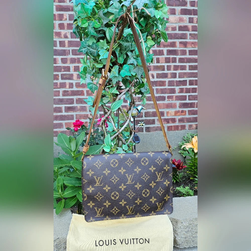 Louis Vuitton Vintage Monogram Canvas Musette Tango Bag SP0959